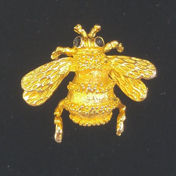 Bee Pin - Picture 3 of 3